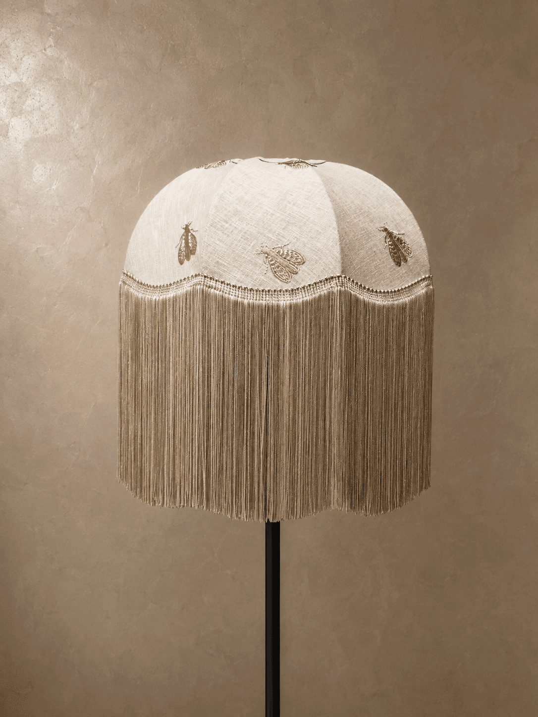 abat-jour couture Dome à festons bas à longues franges en lin naturel brodé d'abeilles
