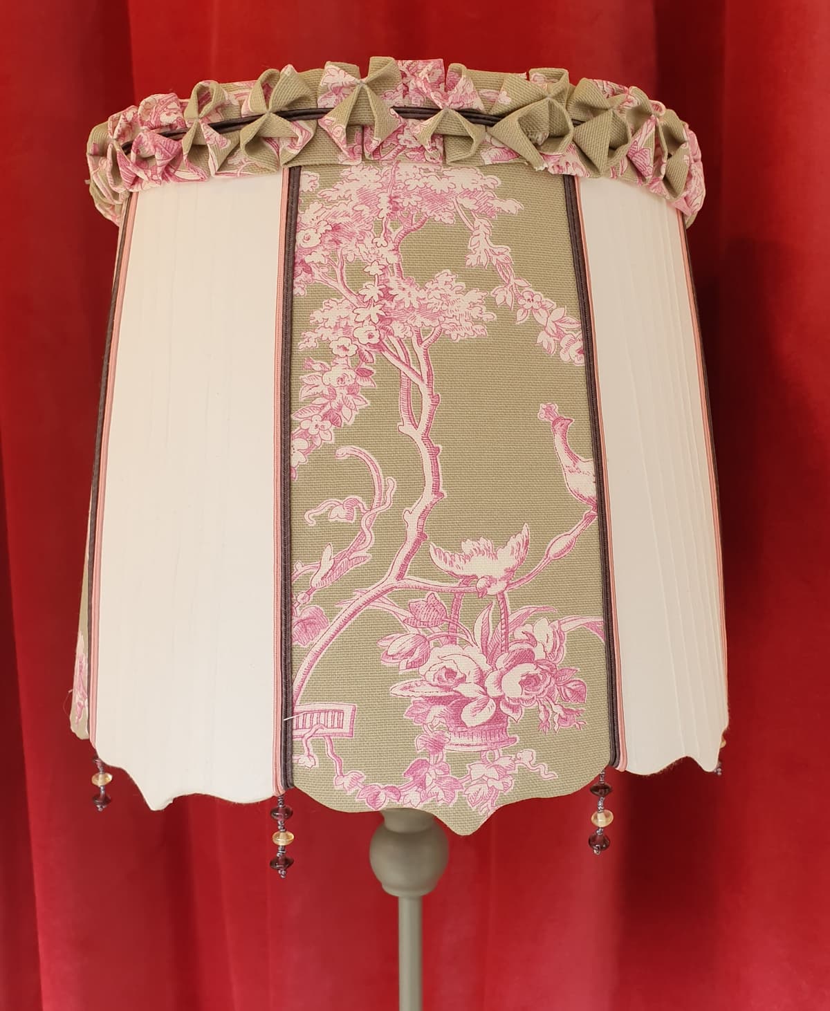 TOILE DE JOUY - Les abat-jour d’illumine (vue 1)
