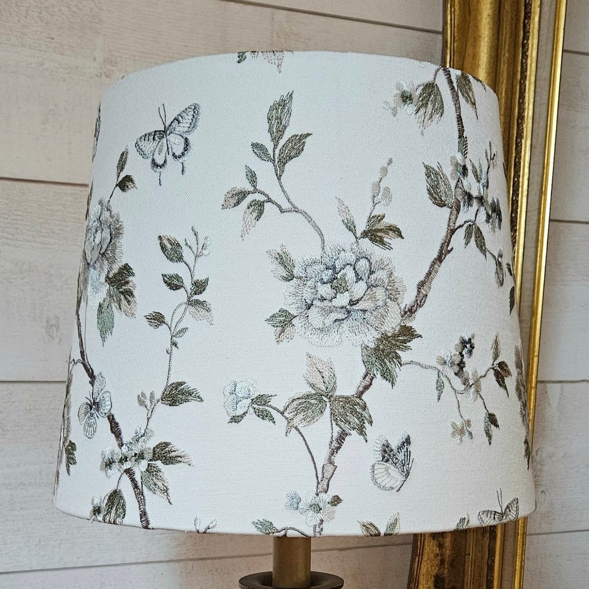 Abat-jour conique BRODERIE AUX PAPILLONS — photo produit (vue 1)