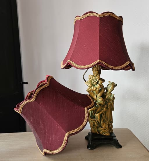 PAGODE A FESTONS Lie de Vin