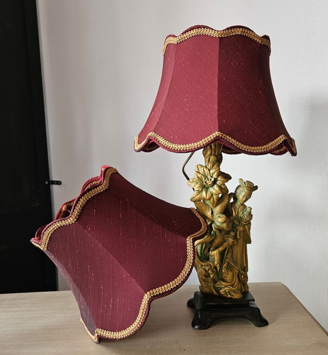 PAGODE A FESTONS Lie de Vin