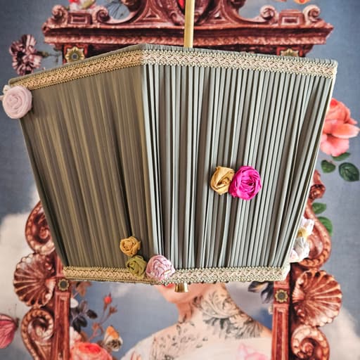 CHARMEUSE cette suspension romantique