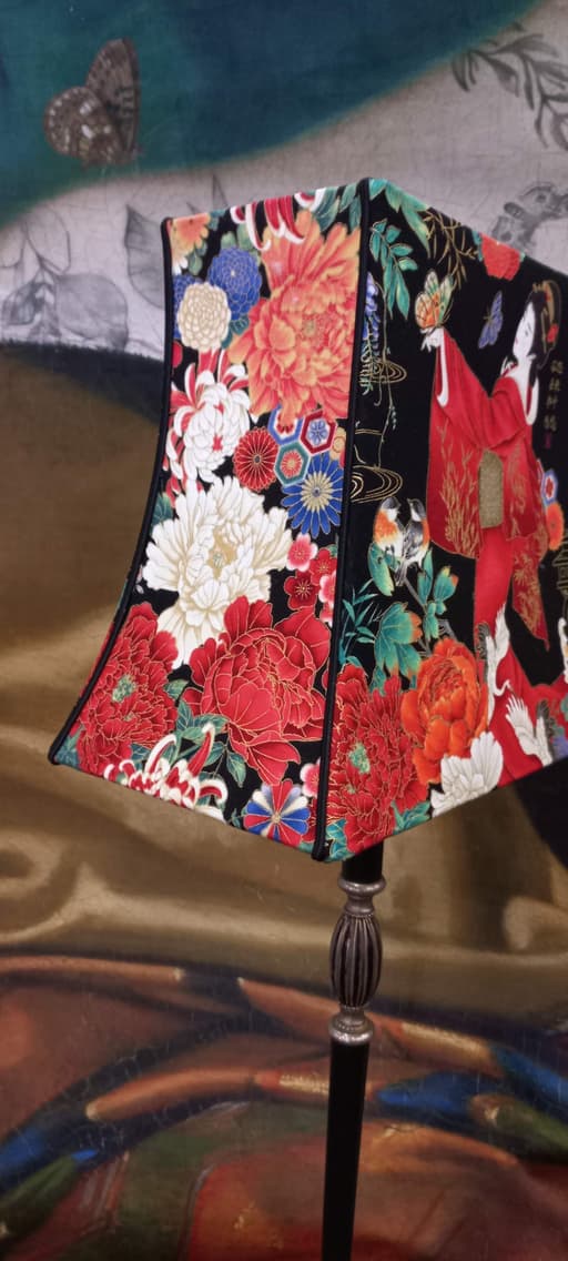 LA PAGODE AUX DAHLIAS