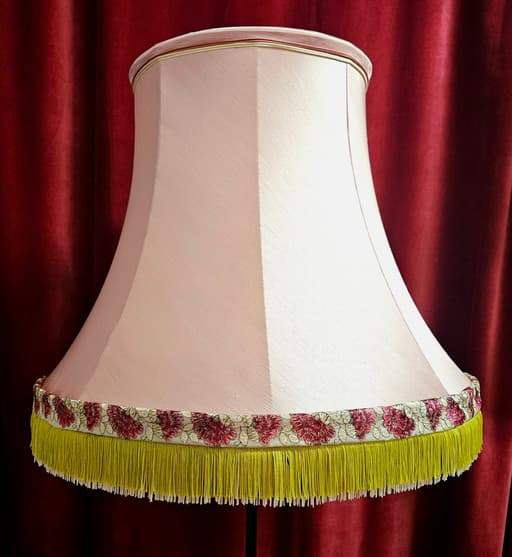 Abat-jour Pagode à bandeau "Fleurs brodées"