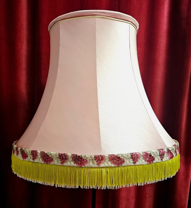 Abat-jour Pagode à bandeau "Fleurs brodées"