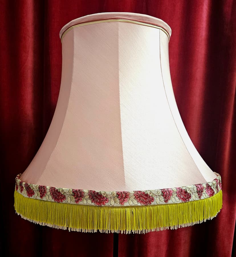 Abat-jour Pagode à bandeau "Fleurs brodées"