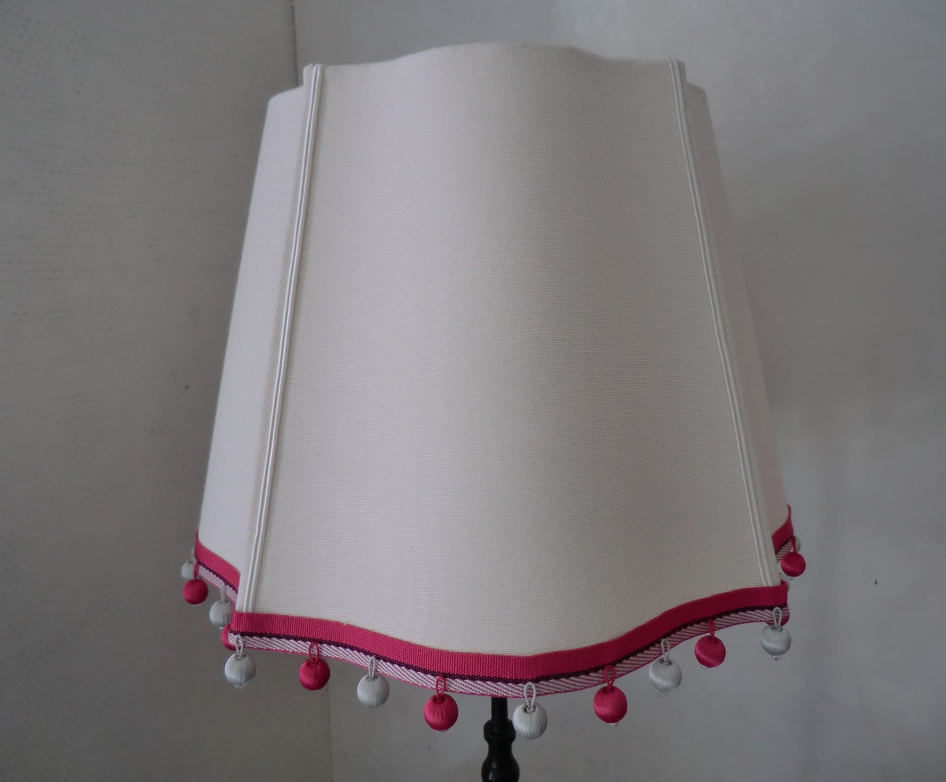 Abat-jour Carré espagnol Moire ivoire - Les abat-jour d’illumine
