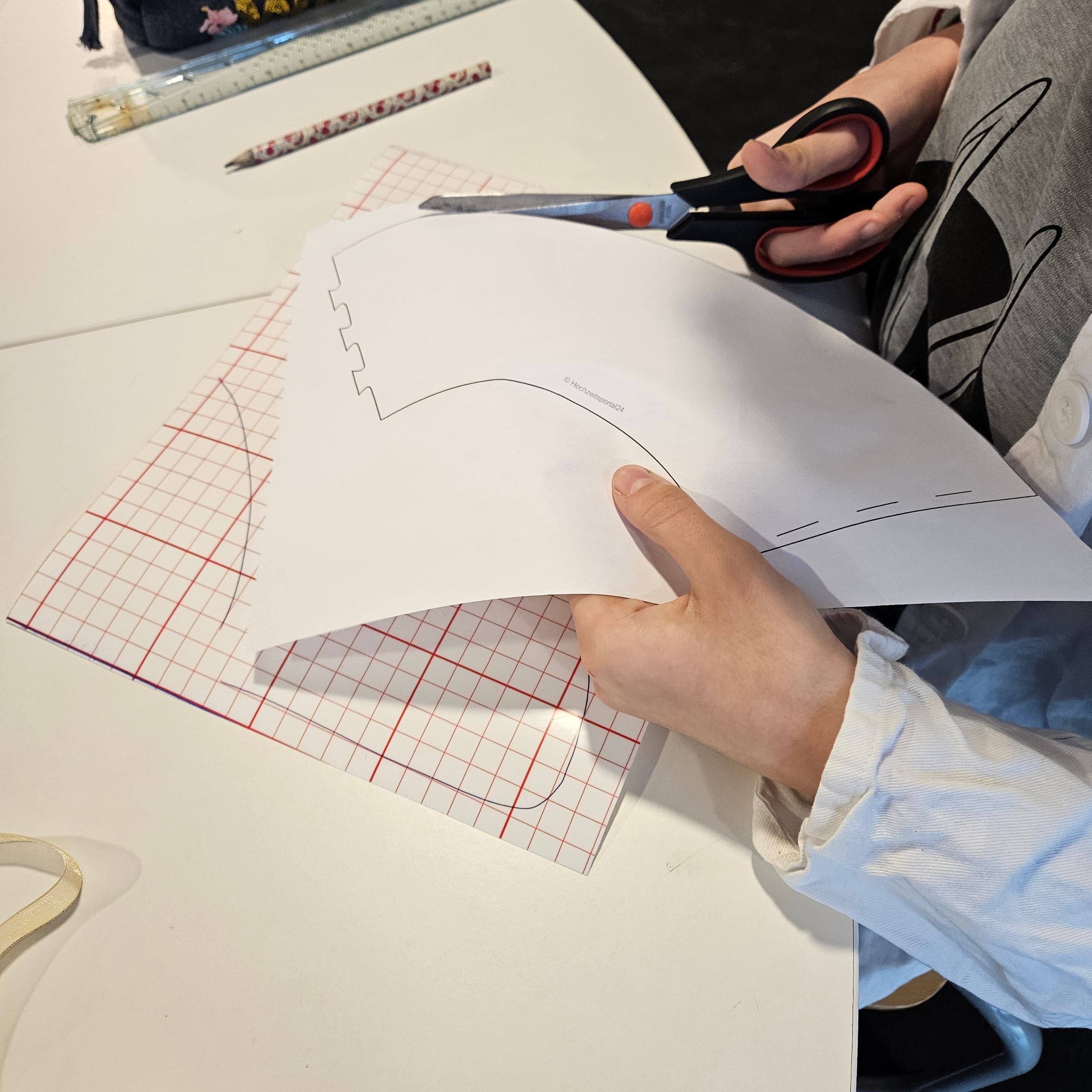 LES METIERS DE LA MAIN entre dans les collèges avec l'Association de L'Or dans les Mains.