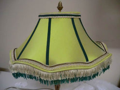 Pagode à festons Système Lyre Soie Jaune Ancien - Les abat-jour d’illumine